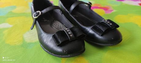 Slavnostní střevíčky, 32