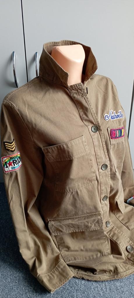 Bunda zn."bershka" vel."l", bershka,l