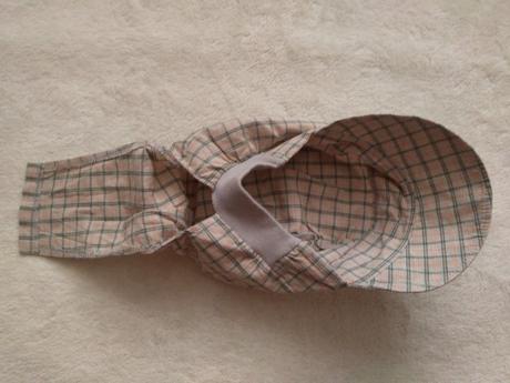 Lehká letní kšiltovka, 68