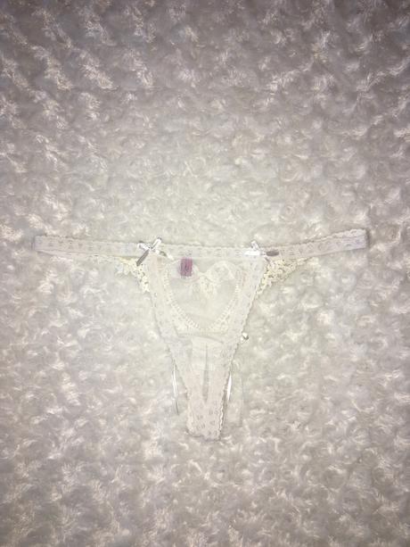 Bílé srdíčkové tanga, s