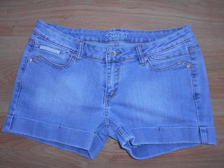 Šortky vel.l a 42                     2  kusy, refree,l