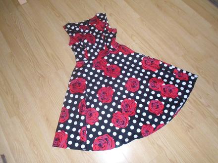 Dámské šaty vel. s, s