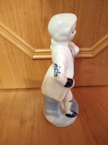 Porcelánové figurky pan a dáma, 