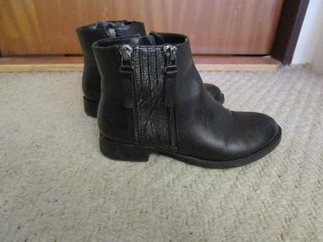 Černé kotníkové boty na jaro či podzim, č. 36,baťa, baťa,36