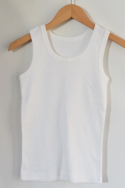 Tílko vel. 9 - 10 let, 140