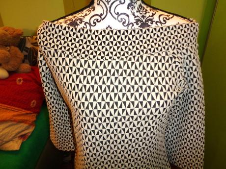 Nádherné černobílé šaty - lodičkový výstřih, l