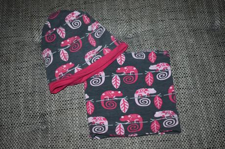 Čepice a nákrčník pro holčičku, velikost 116/134, 122