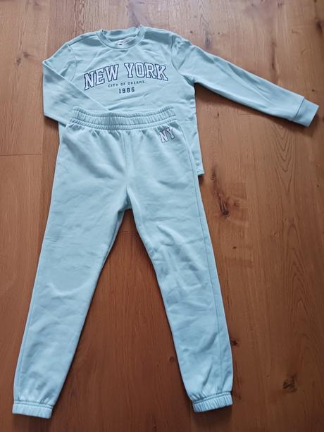 Tepláková souprava č.140, 140