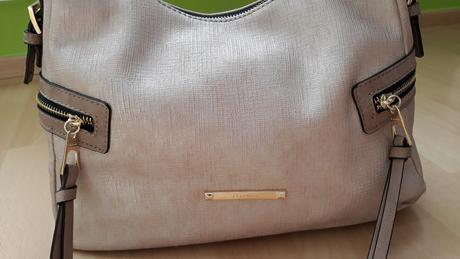 Kabelka gionni téměř nenošená,