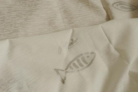 Bily zaves do vany s 8 hacky,