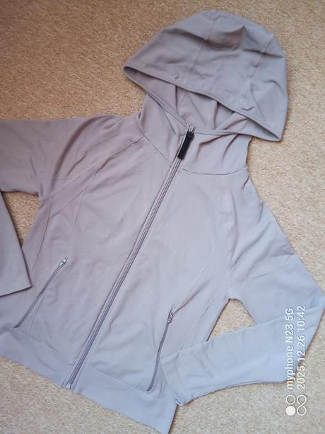 Mikina zn."think fit" vel.'40/42", 40