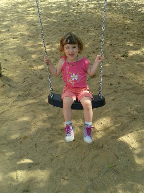 Tílko se zavazováním na ramínku - mickey, 92