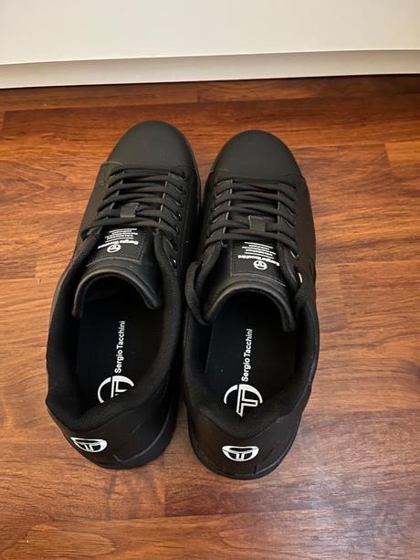 Kožené tenisky sergio tacchini, 42