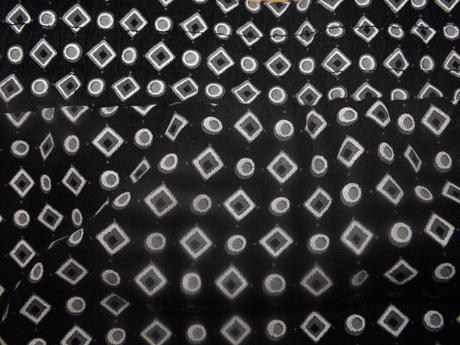 Čierna vzorovaná balónová sukňa, 104