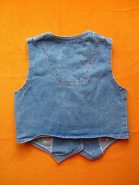 Vesta na 4 knoflíky, bhs,104