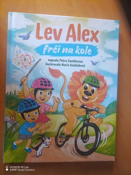 Lev alex frčí na kole, 