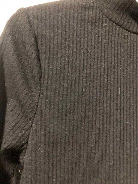 Černý crop top roláček, 110