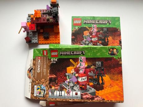 Lego minecraft 21139 podzemní souboj,