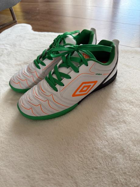 Sálovky, umbro,38