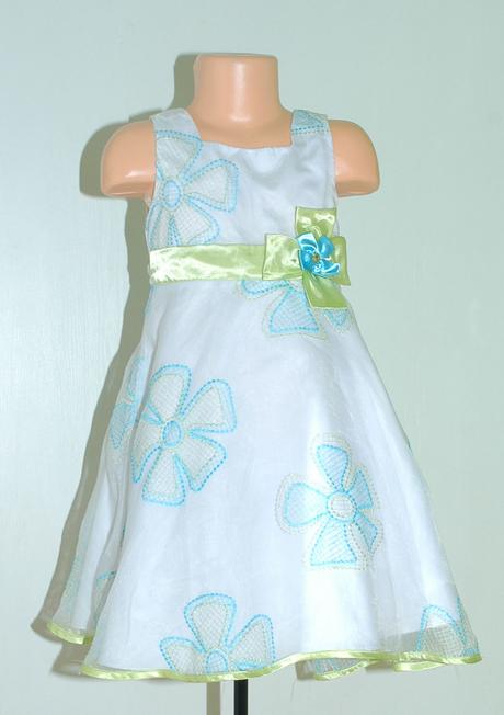 Slavnostní sváteční společenské šaty, 110