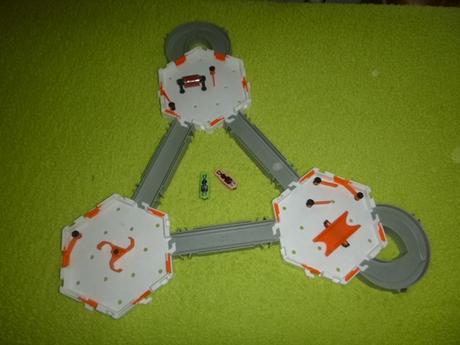 Závodní dráha hexbug + 2x nanobrouk ,