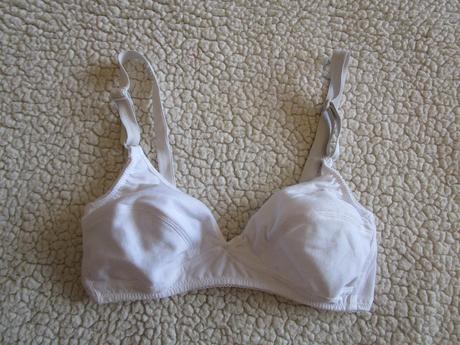 Pěkná bílá bavl. podprsenka, vel. 70a, 70a