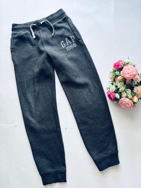 K1/ tepláky šedé zn. gap - v.8 let, gap,128