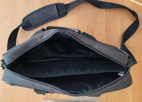 Batohy na záda i přes rameno, 150 kč za kus, loap