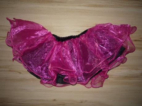 Růžová řasená sukně, 128