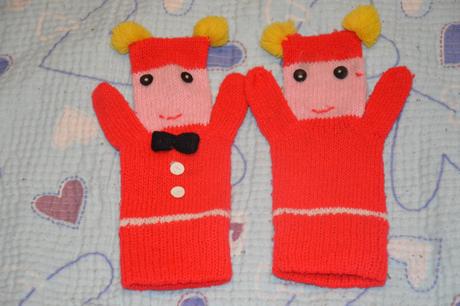 98 104 110 pletené červené rukavice panáčci, 104