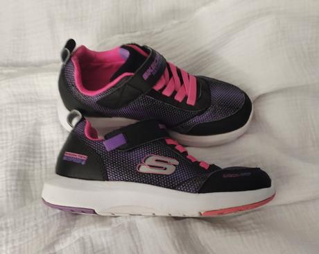 Holčičí skechers vel. 33, skechers,33