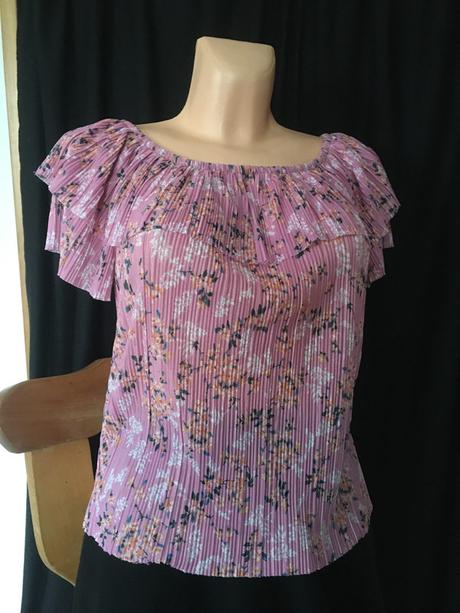 Vel. 38 světle růžový top s volánem, 38