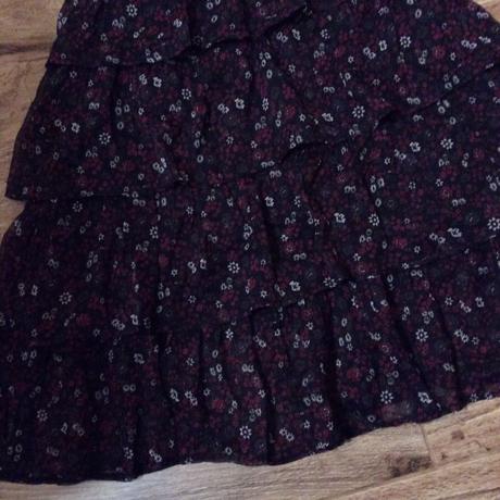 Lehoučké šaty s volánky a zavazováním, 128