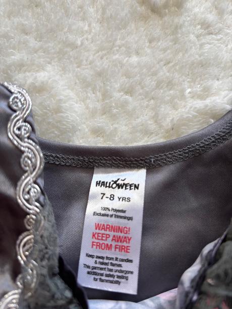 K1/ kostým královna hrůzy/ kostlivka  - v.7/8 let, 