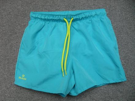 Plavkové kraťasy, 122