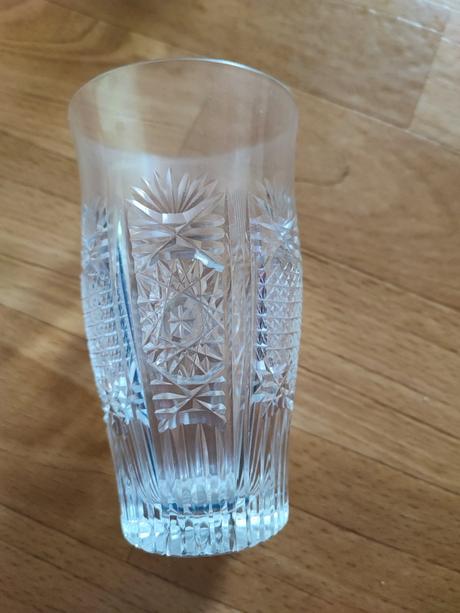 Broušená karafa a skleničky - větší,