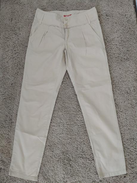 Kávové kalhoty, 146