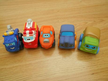 Autíčka              5  kusů, 