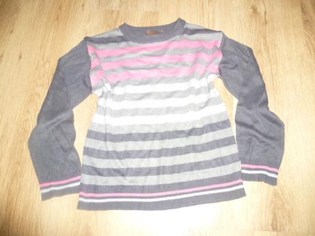 Svetřík zn. urban, vel. 6 až 7 let, super stav, 122