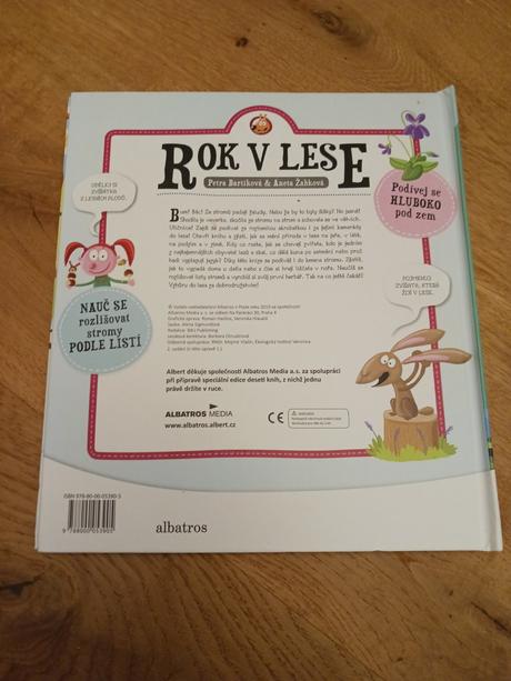 Kniha rok v lese.,