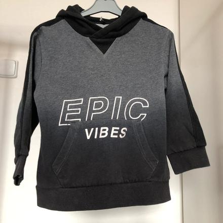 Šedočerná mikina s kapucí, 104