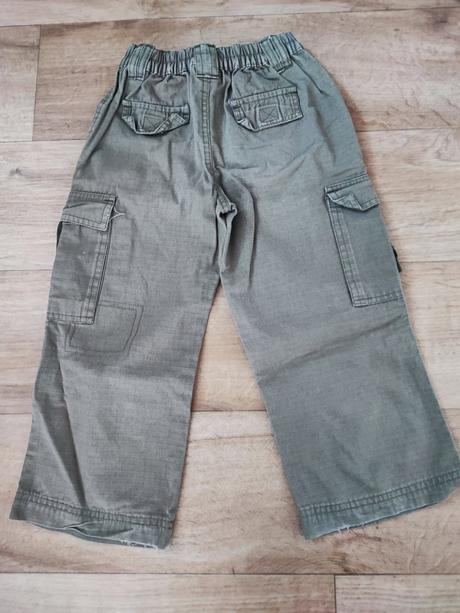 Kapsáče, rebel,104