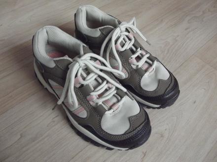 Dívčí trekové boty v.32, 32