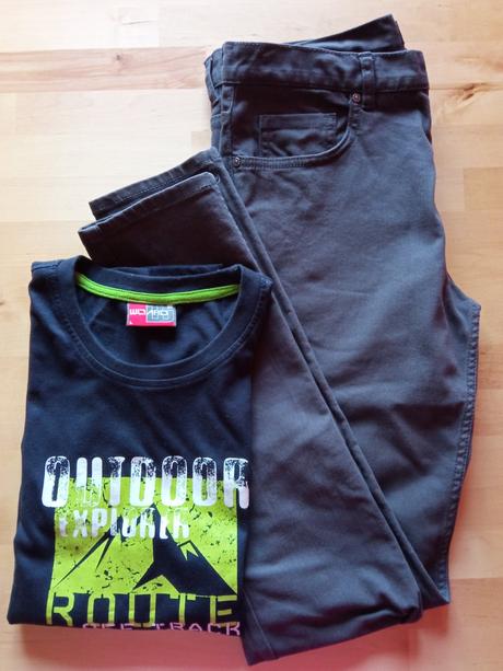 Tmavě šedé rifle s trikem s dlouhým rukávem, h&m,l