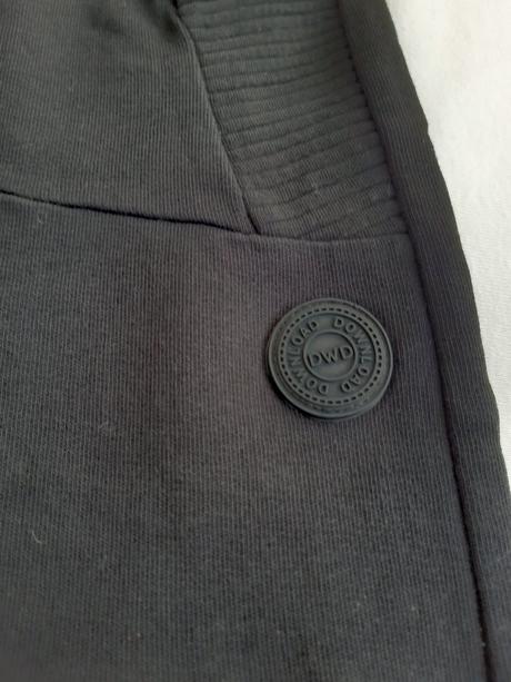 Černé tepláky 134, c&a,134