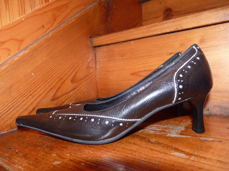 Cerne spicate lodicky bata 37, baťa,37