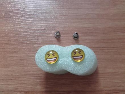 Náušnice emotikon smích,