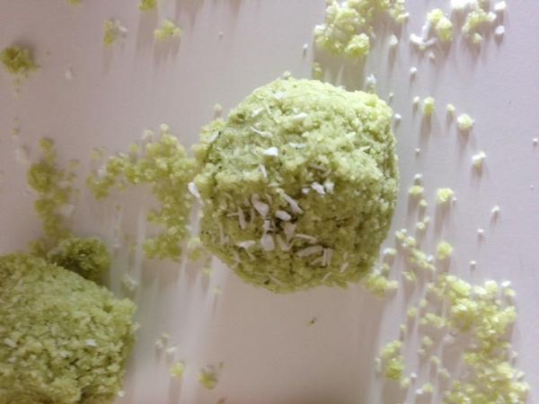 Úžasně zdravý recept pro maminky: Matcha pralinky