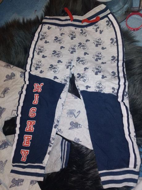 Klučičí tepláky vel. 92, disney,92