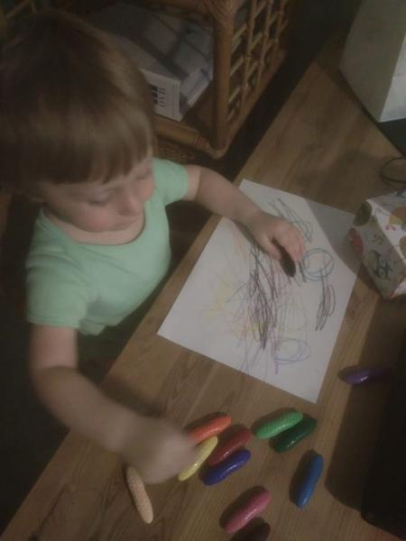 Tečkované sešity pro 4leté děti. Pomohou nebo uškodí?